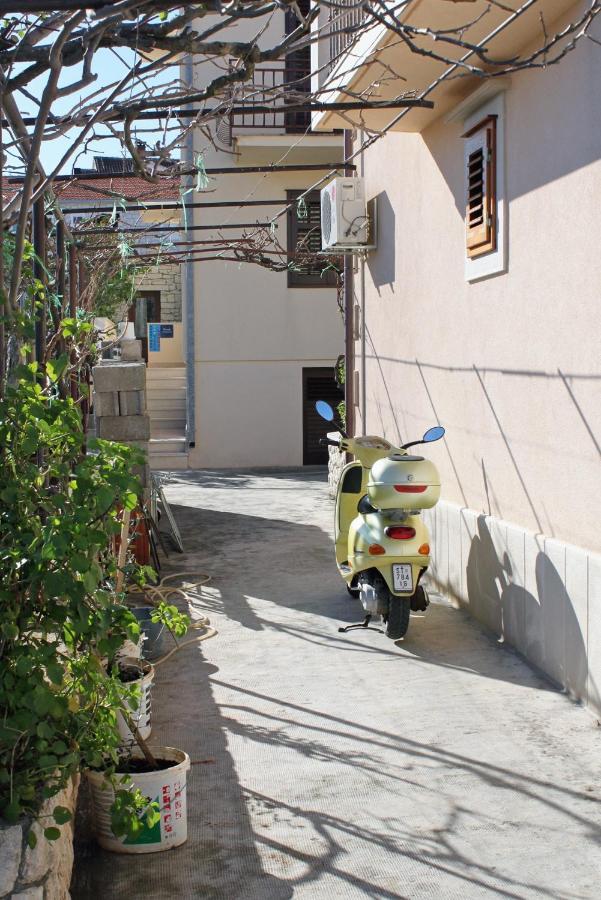 Apartments With A Parking Space Supetar, Brac - 6037 Екстер'єр фото