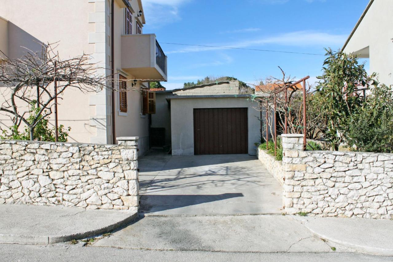 Apartments With A Parking Space Supetar, Brac - 6037 Екстер'єр фото