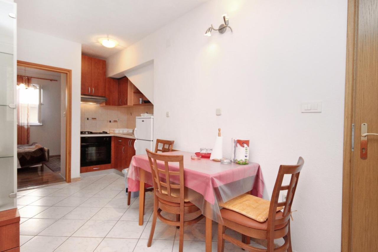 Apartments With A Parking Space Supetar, Brac - 6037 Екстер'єр фото
