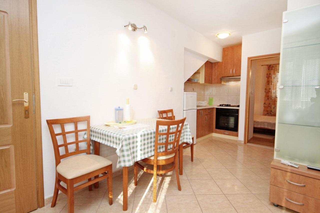 Apartments With A Parking Space Supetar, Brac - 6037 Екстер'єр фото