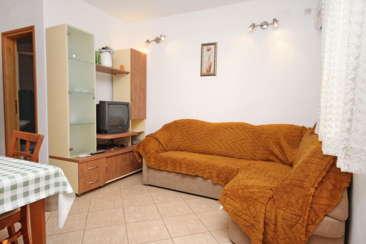 Apartments With A Parking Space Supetar, Brac - 6037 Екстер'єр фото